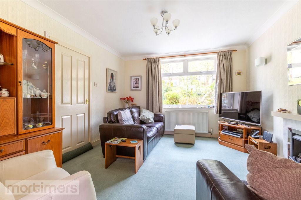 Property photo 2 of 23 Living Room