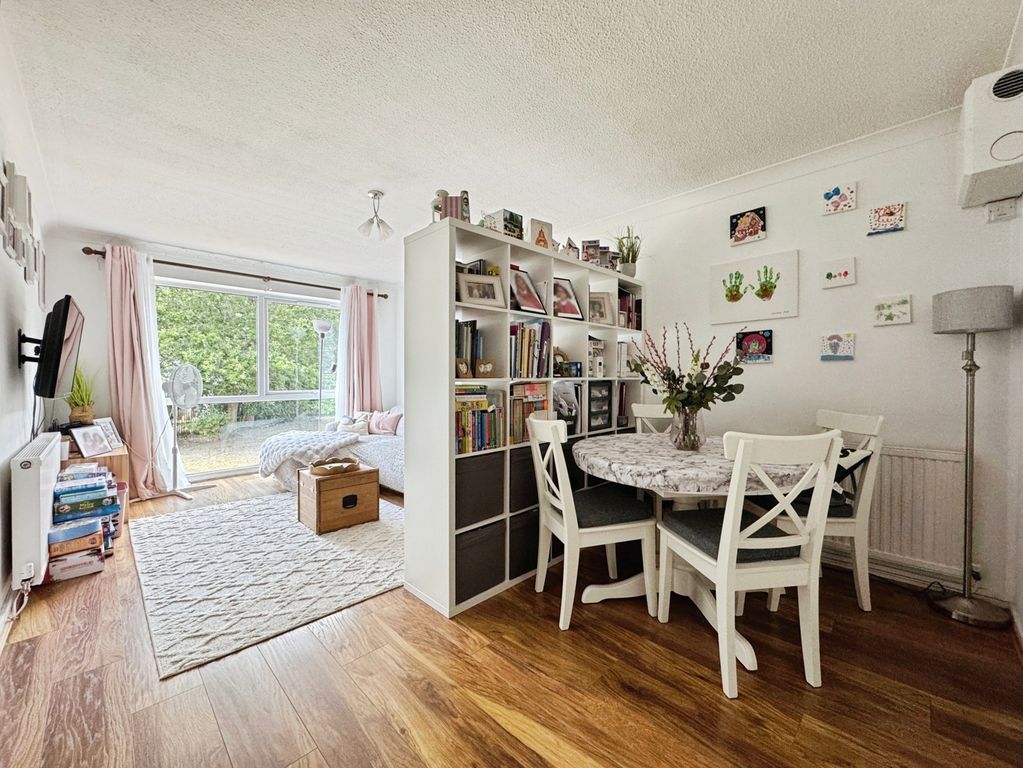 Property photo 3 of 13 Pbox-Img.Jpg