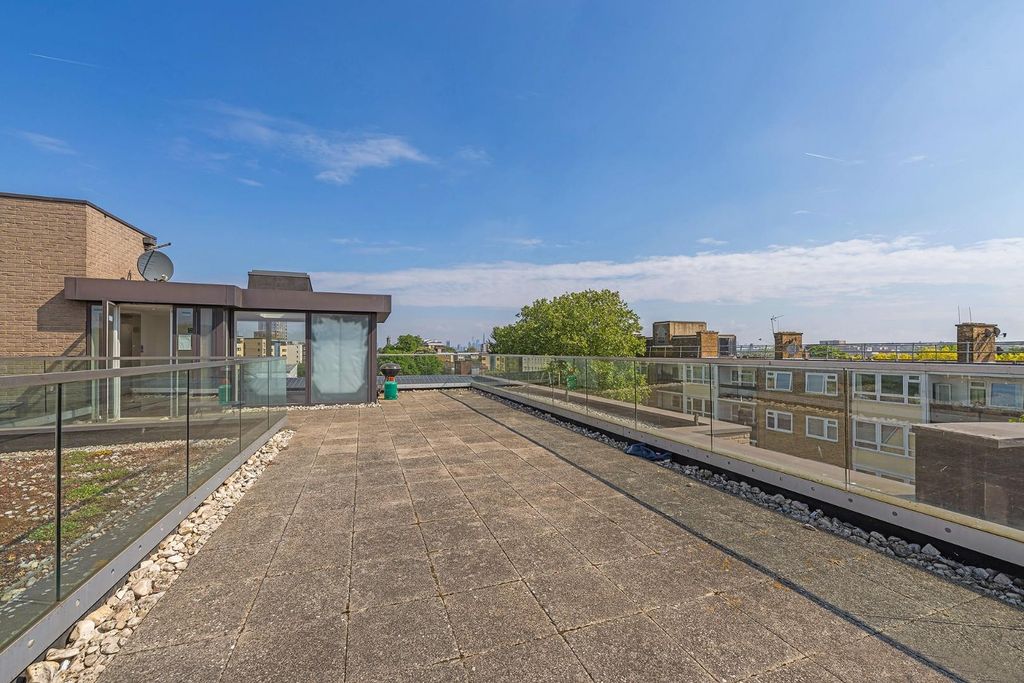 Property photo 3 of 15 Residents' Terrace (2).Jpg