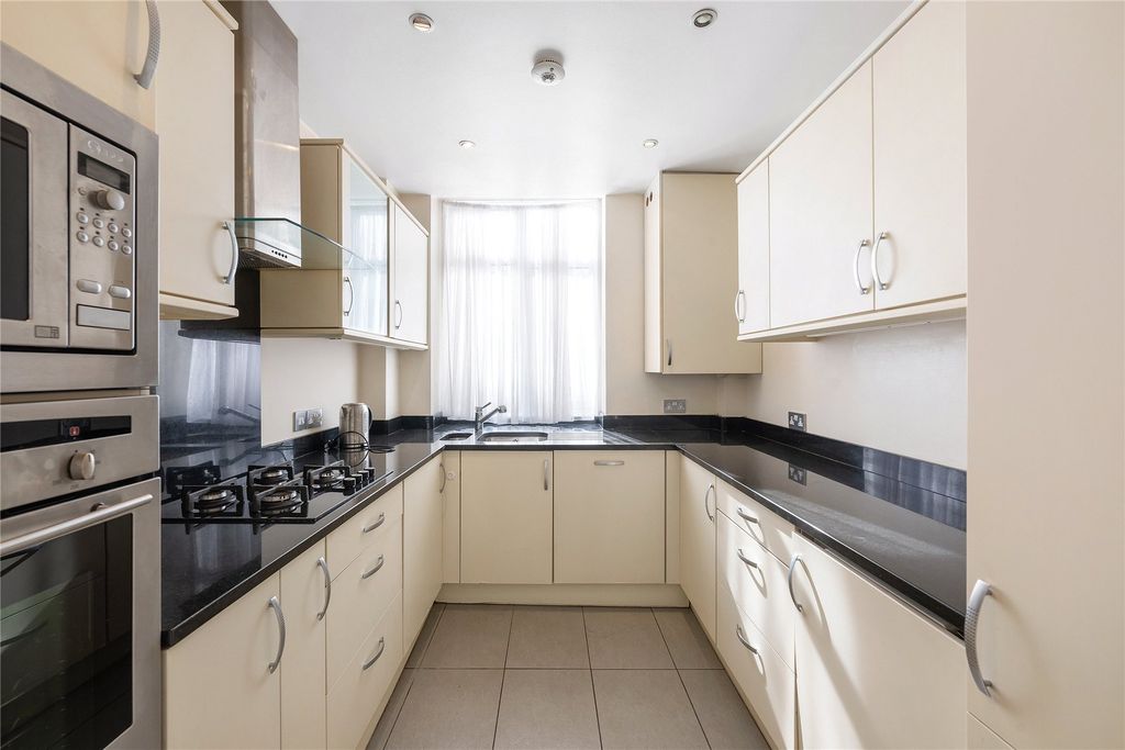 Property photo 3 of 10 Picture No. 04