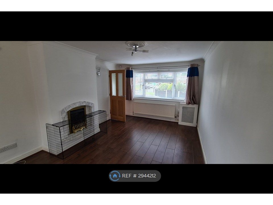 Property photo 2 of 15 Livingroom
