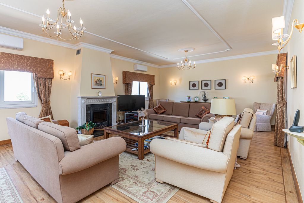 Property photo 3 of 50