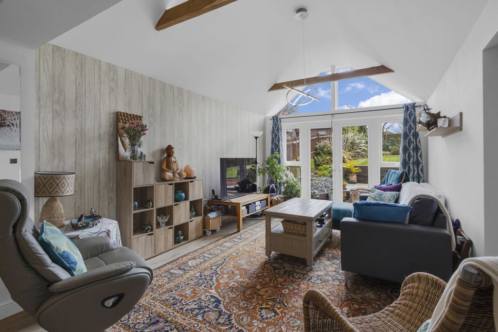 Property photo 2 of 11 CC_Media-20 (1)