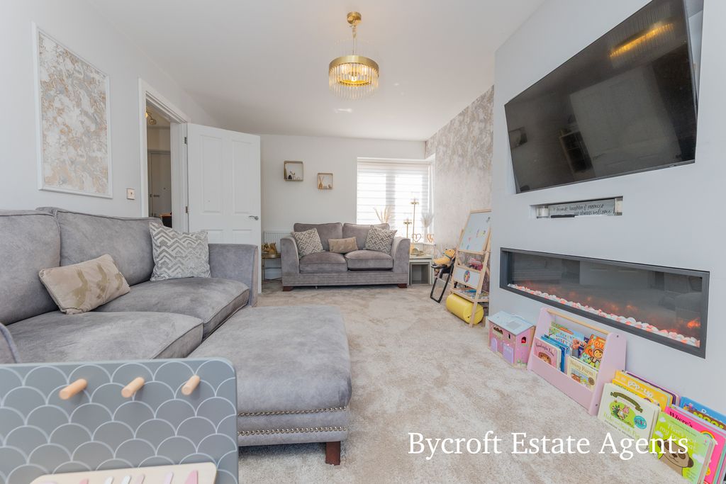 Property photo 2 of 23