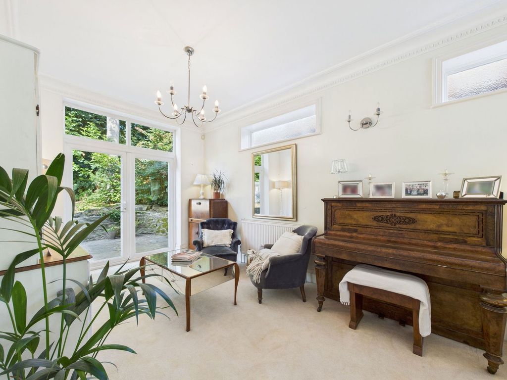 Property photo 3 of 45