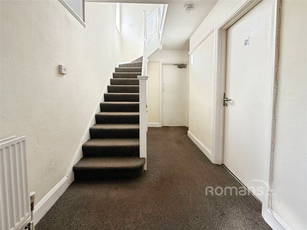 Property photo 2 of 19 Hallway