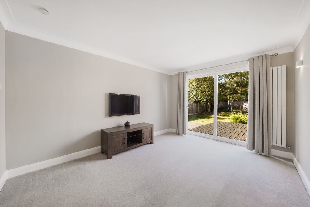 Property photo 3 of 19 5572503