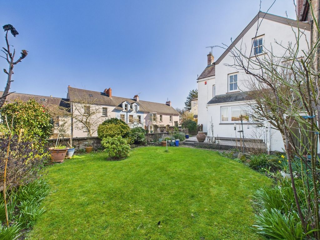 Property photo 2 of 24