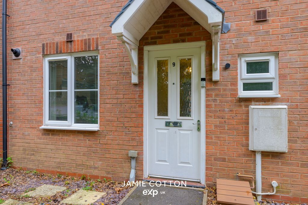 Property photo 2 of 21