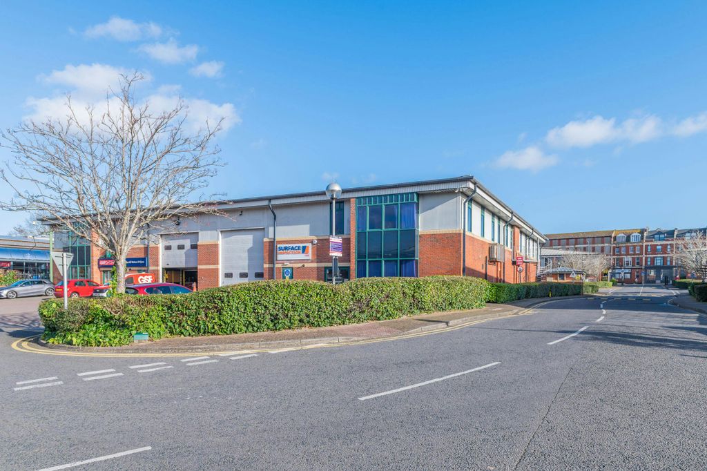 Property photo 1 of 4 Unit-8-City-Business-Park,-Easton-Rd,-Bristol-10.Jpg