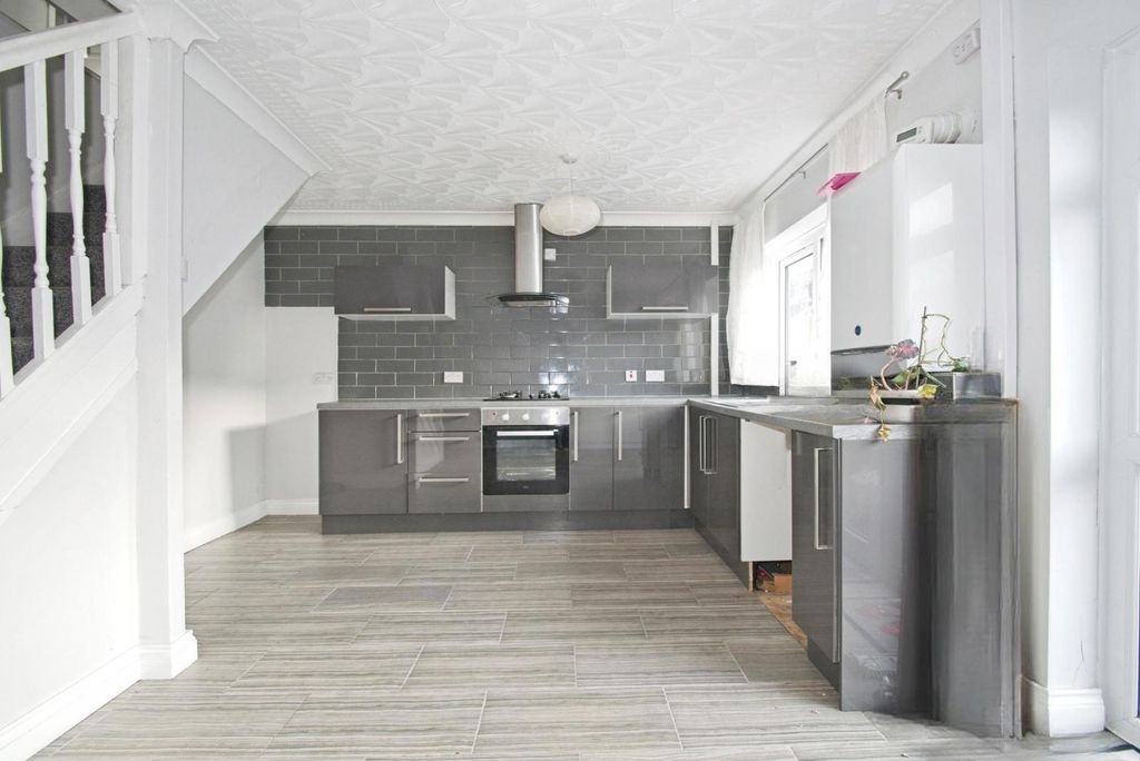 Property photo 3 of 14 Pbox-Img.Jpg