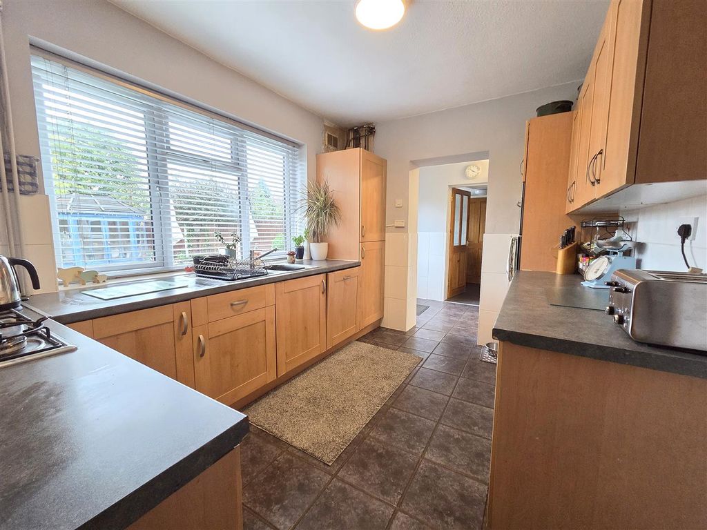 Property photo 3 of 27