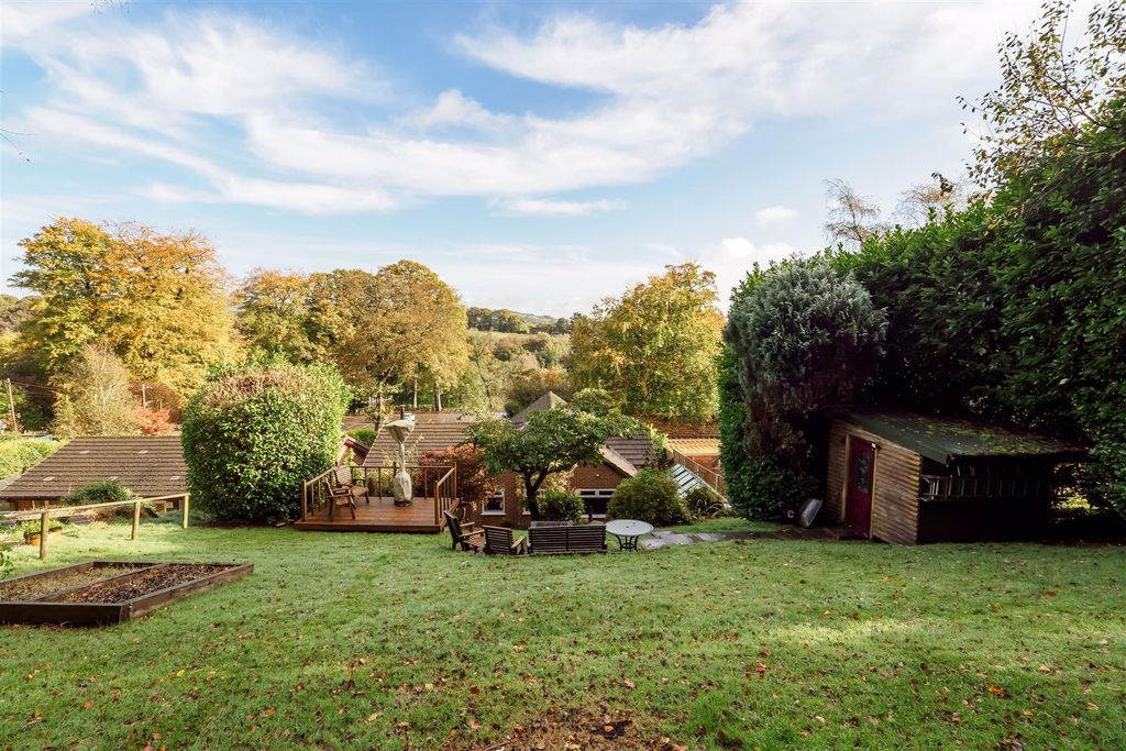 Property photo 2 of 33 Rear Garden