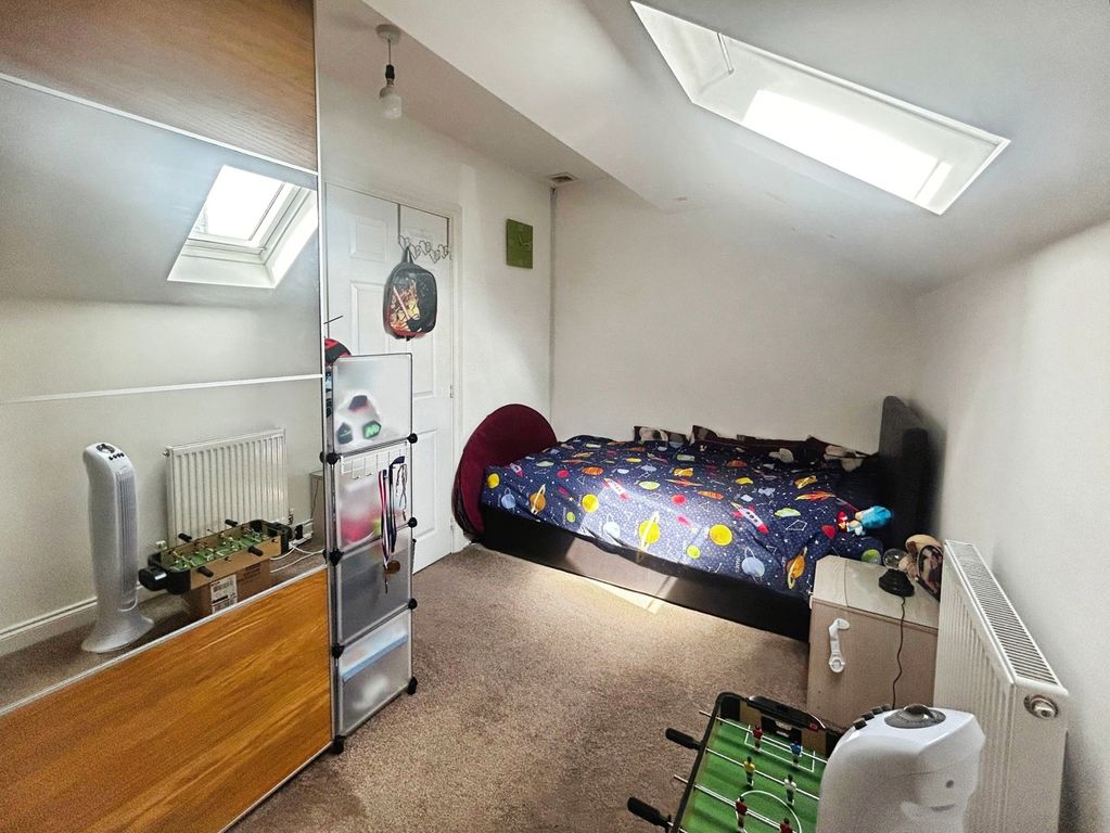 Property photo 3 of 12 Bedroom 2