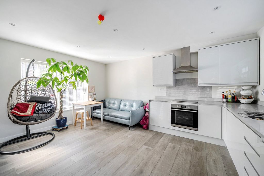 Property photo 2 of 10 2