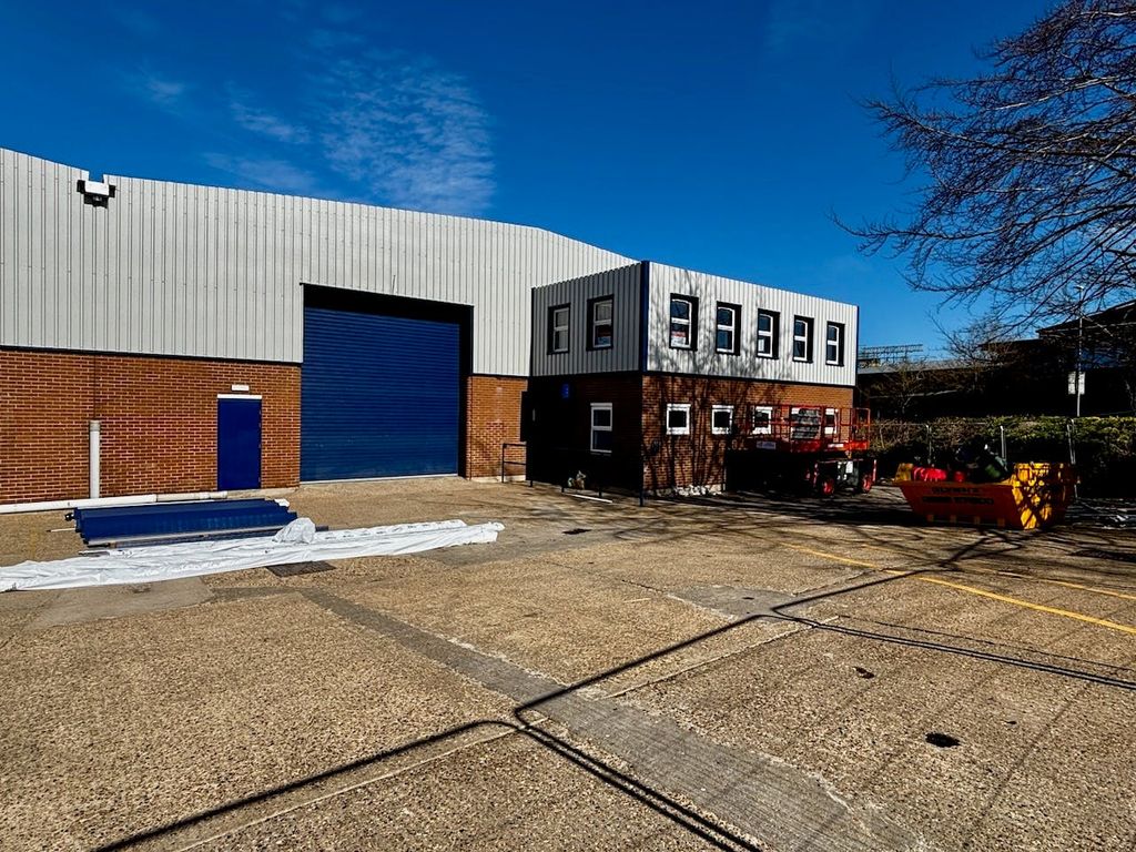 Property photo 1 of 4 1 Walter Lawrence Dunstable Warehouse March 26.Jpeg