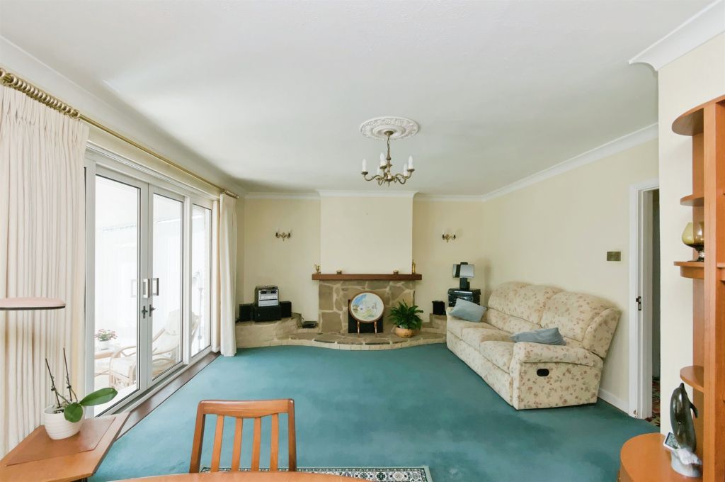 Property photo 3 of 21