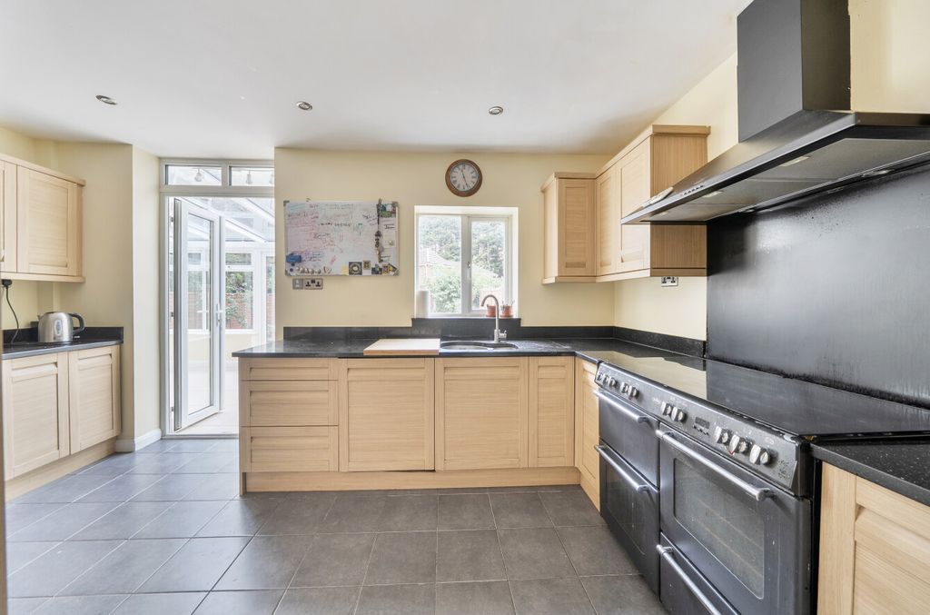 Property photo 2 of 20 1508039-9-6A84382...