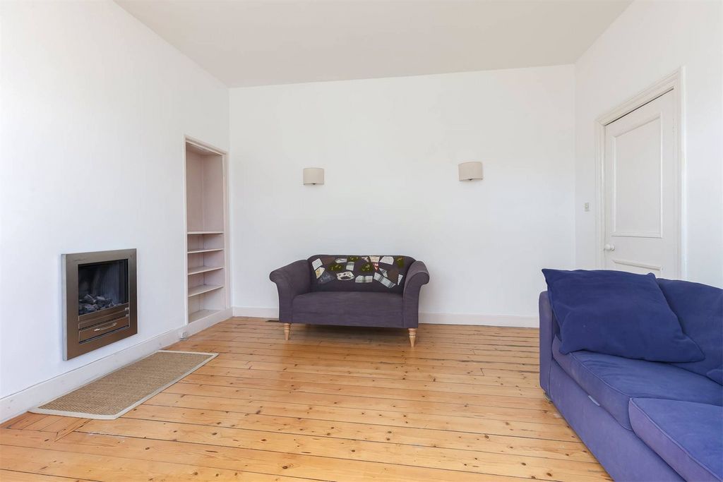 Property photo 3 of 20 Picture No. 35