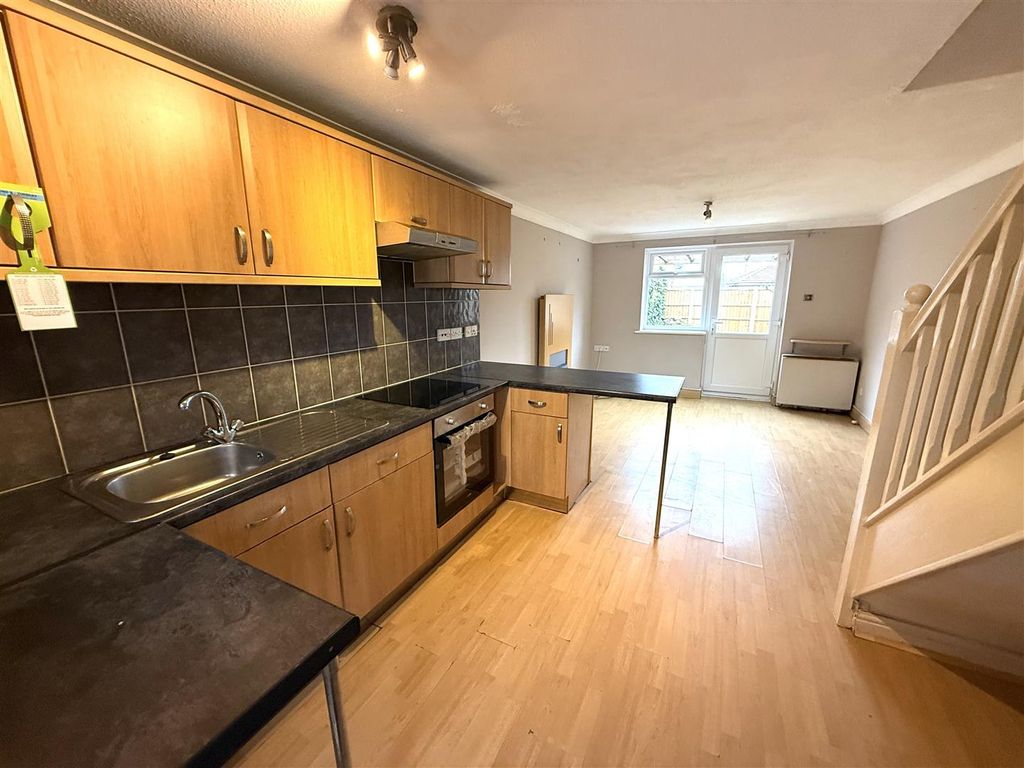 Property photo 3 of 8 Pytchley 6.Jpg