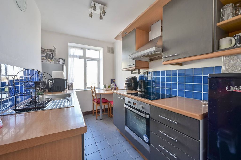Property photo 1 of 6