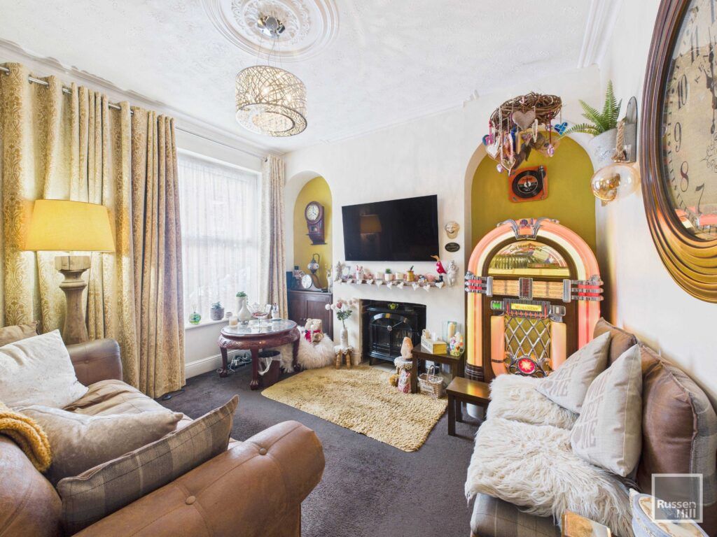 Property photo 2 of 13