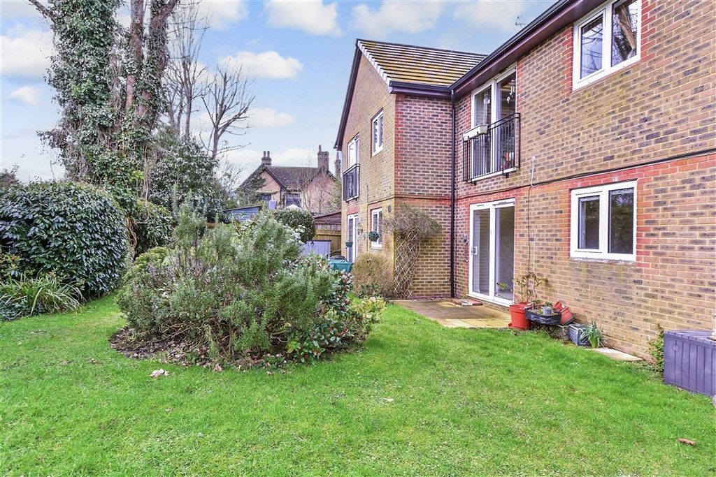 Property photo 3 of 10 Communal Garden