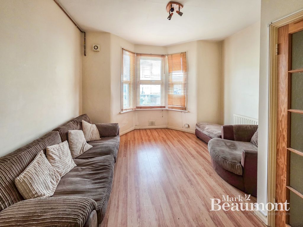 Property photo 3 of 8 20251208_121908