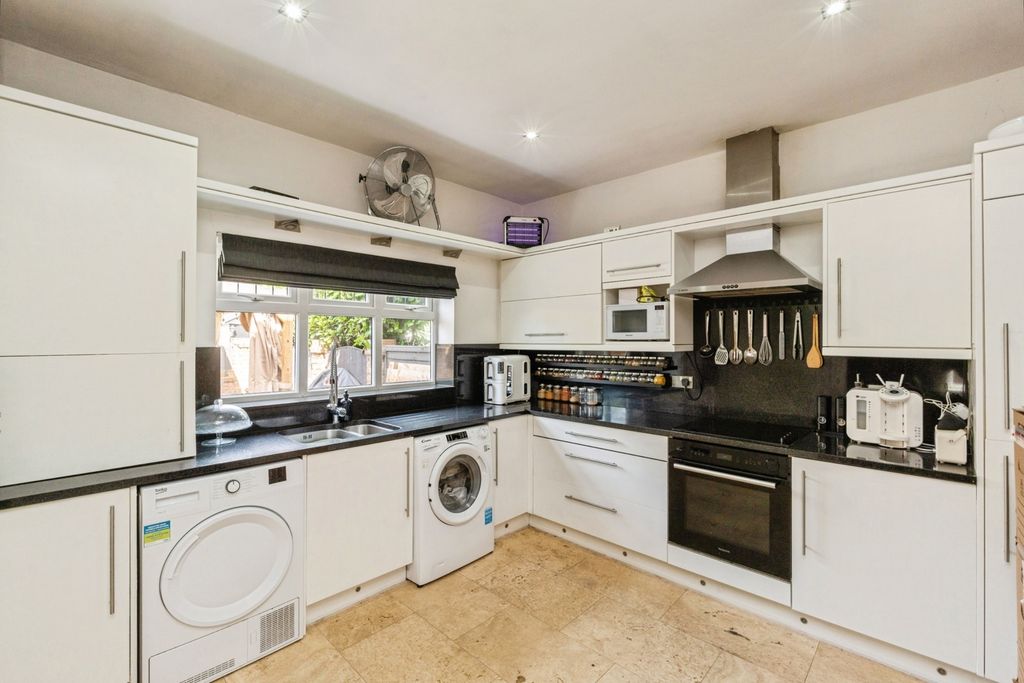 Property photo 3 of 17 Pbox-Img.Jpg