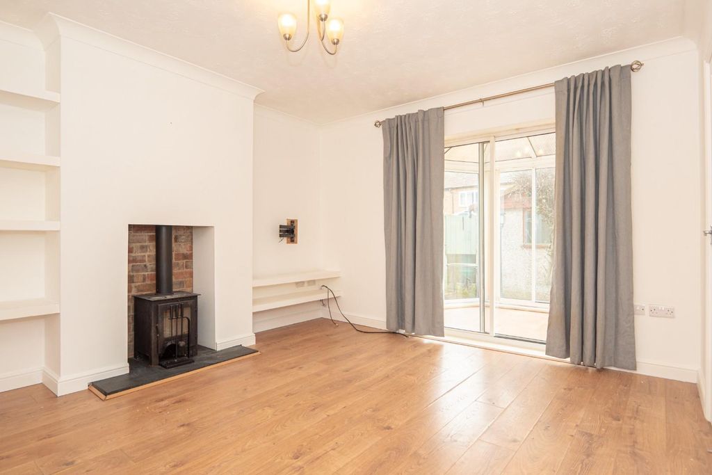 Property photo 3 of 30 Living Room