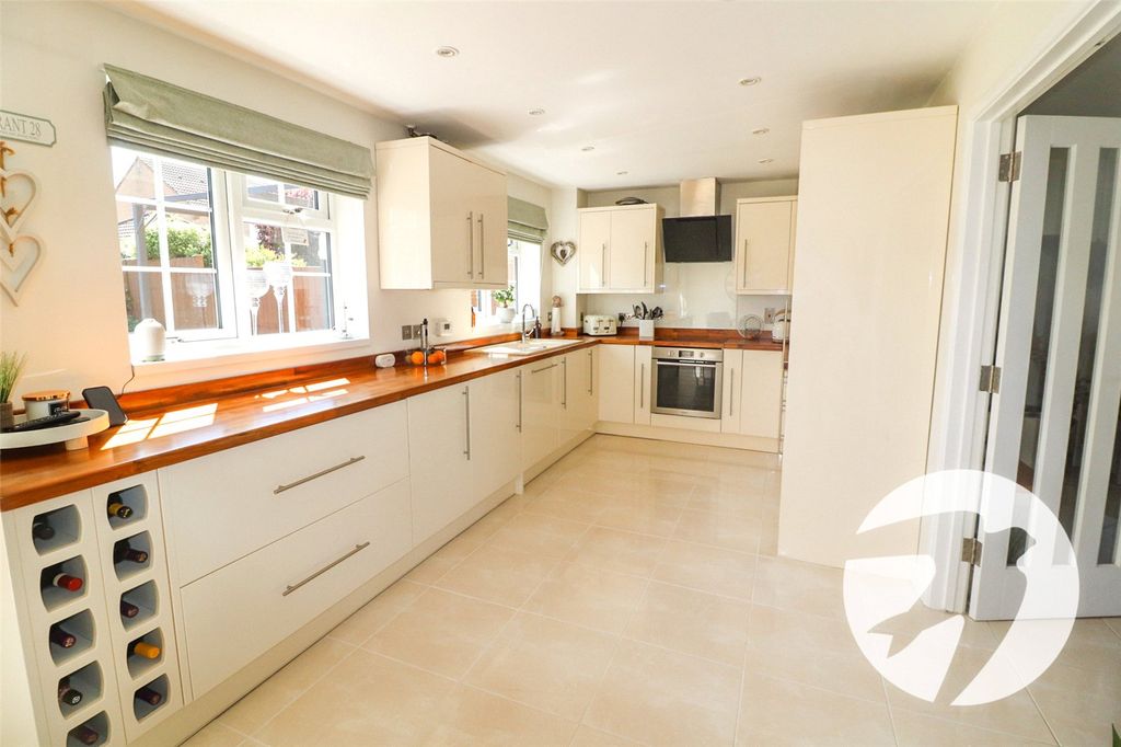 Property photo 3 of 21 Picture No. 82