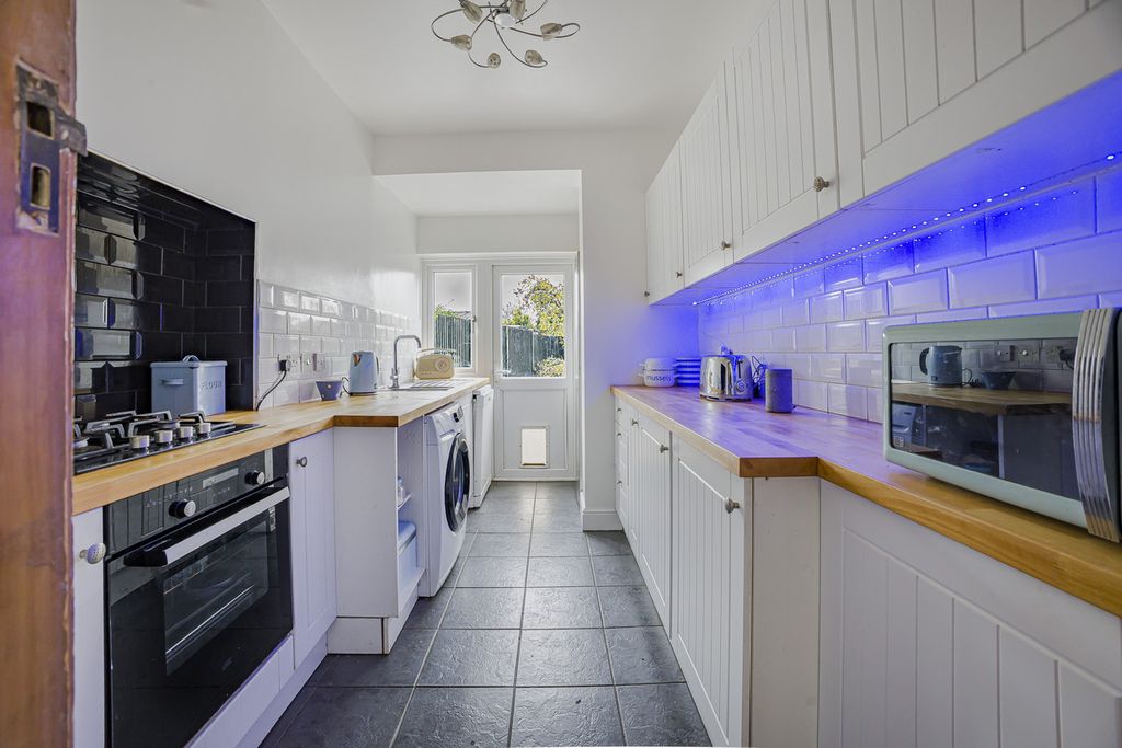 Property photo 3 of 19