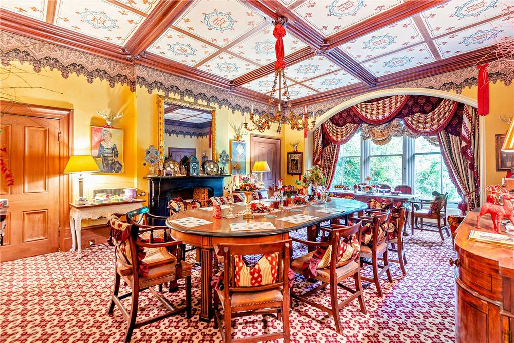 Property photo 3 of 33 Dining Room