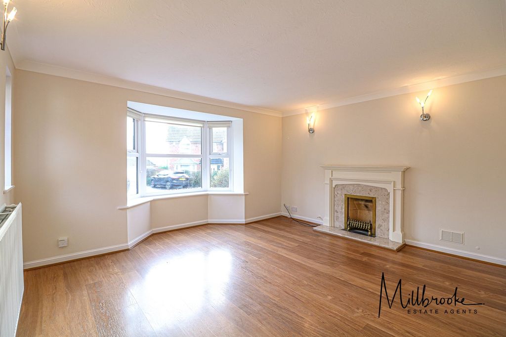 Property photo 2 of 28