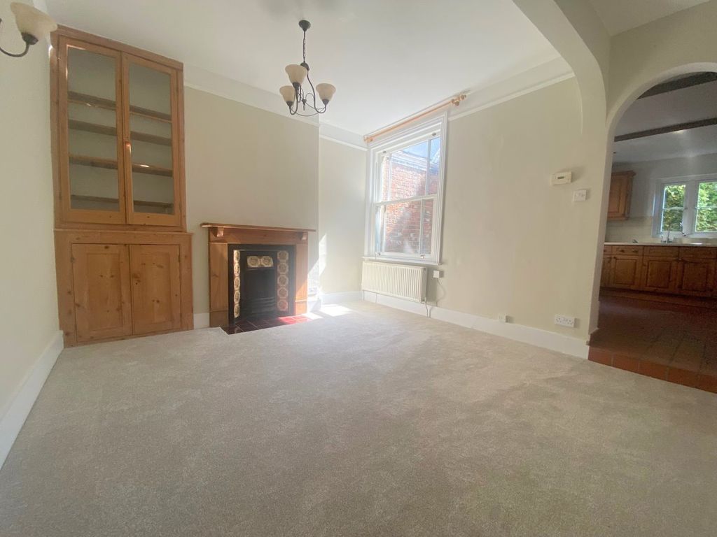 Property photo 3 of 10 Gallery