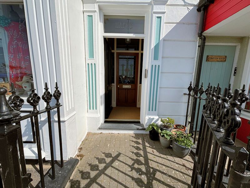 Property photo 2 of 40