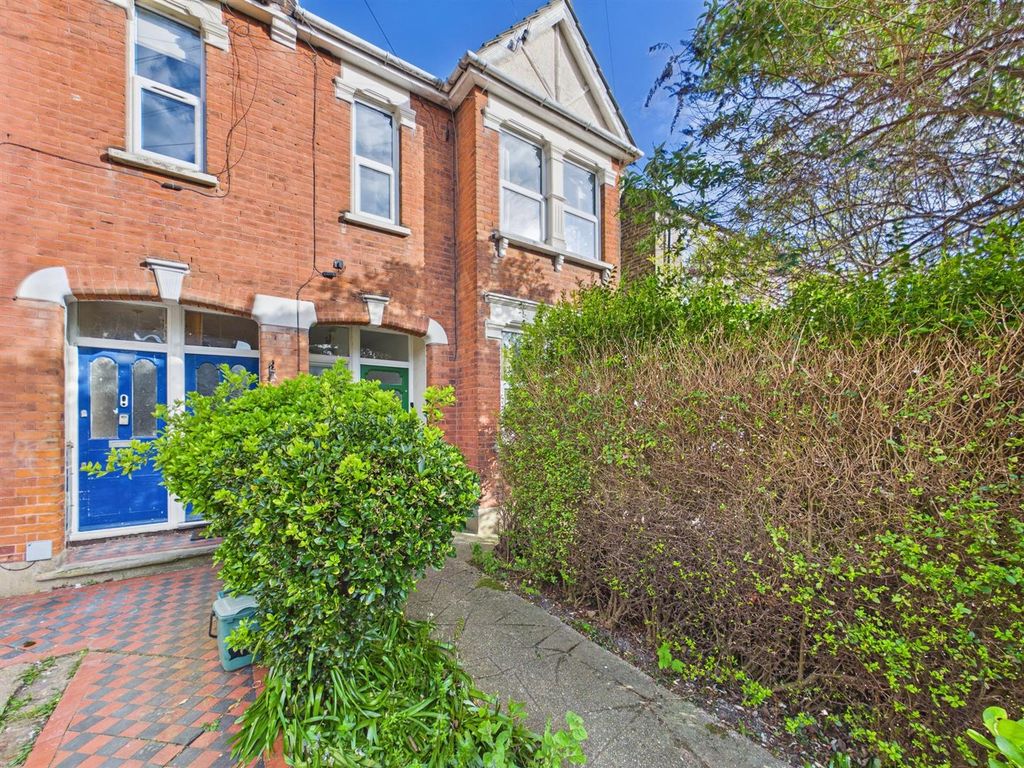 Property photo 1 of 15 Cam01358G0-Pr0224-Still032.Jpg