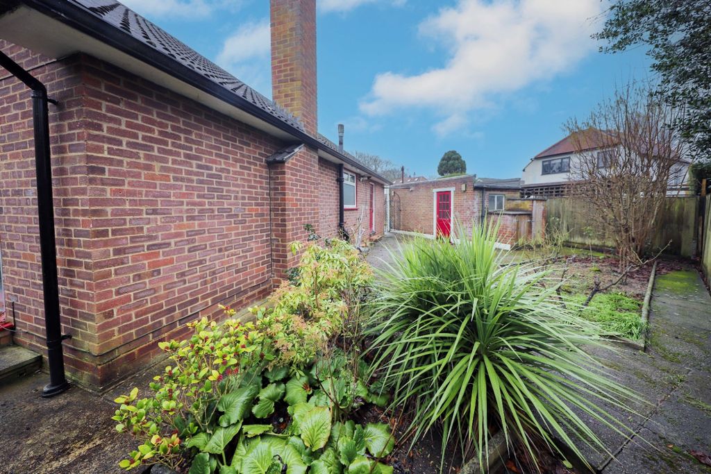 Property photo 3 of 12 4119674