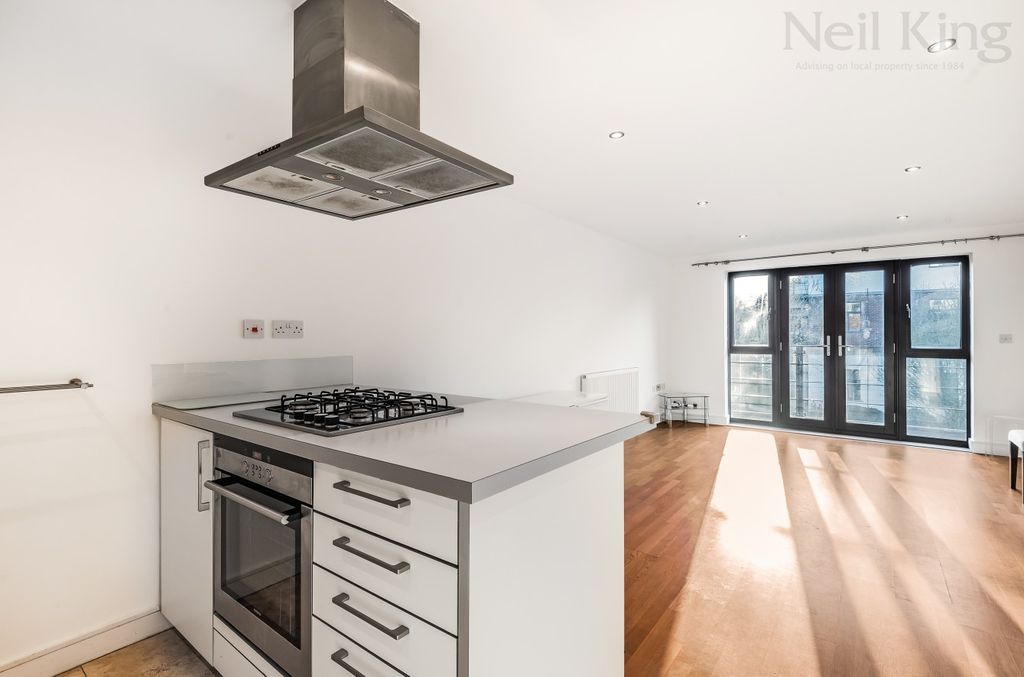 Property photo 3 of 18 5296785