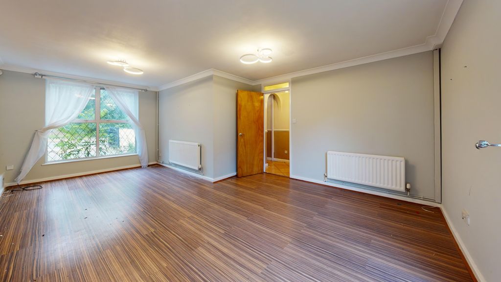 Property photo 3 of 27 118 Covelees Wall, Winsor Park Estate, Beckton, London, E6 6Wf
