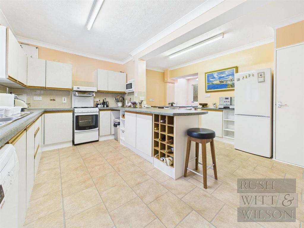 Property photo 3 of 20