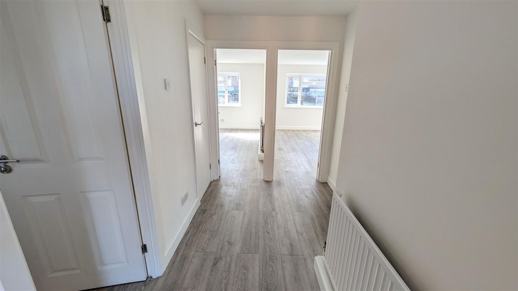 Property photo 2 of 12 Pxl_20260326_140846038.Jpg