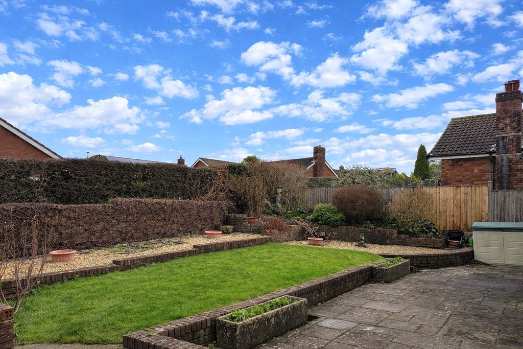 Property photo 2 of 15 Garden