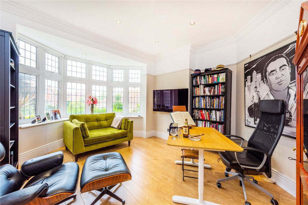 Property photo 3 of 32 Picture No. 45