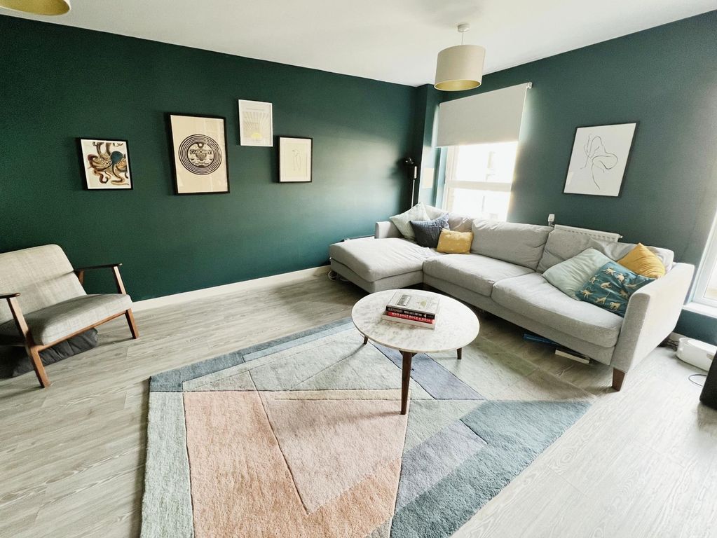 Property photo 2 of 11 Photo 1