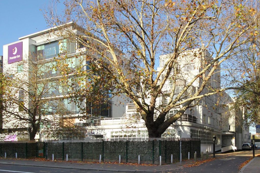 Property photo 1 of 8