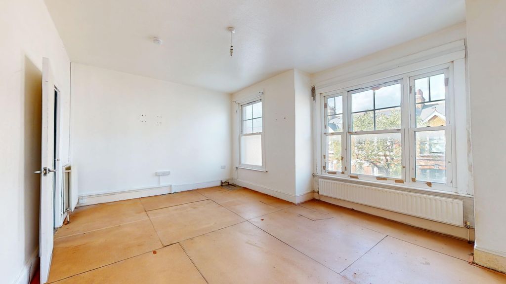 Property photo 2 of 14 Flat A, 51 Midmoor Road, Balham, London, Sw12 0Es