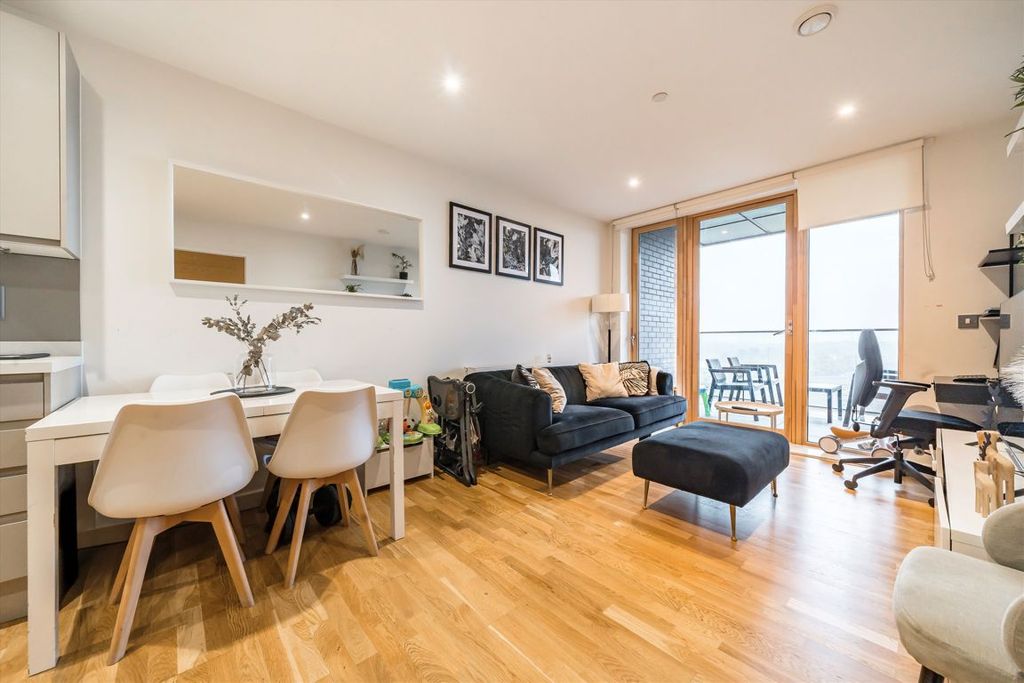 Property photo 2 of 6