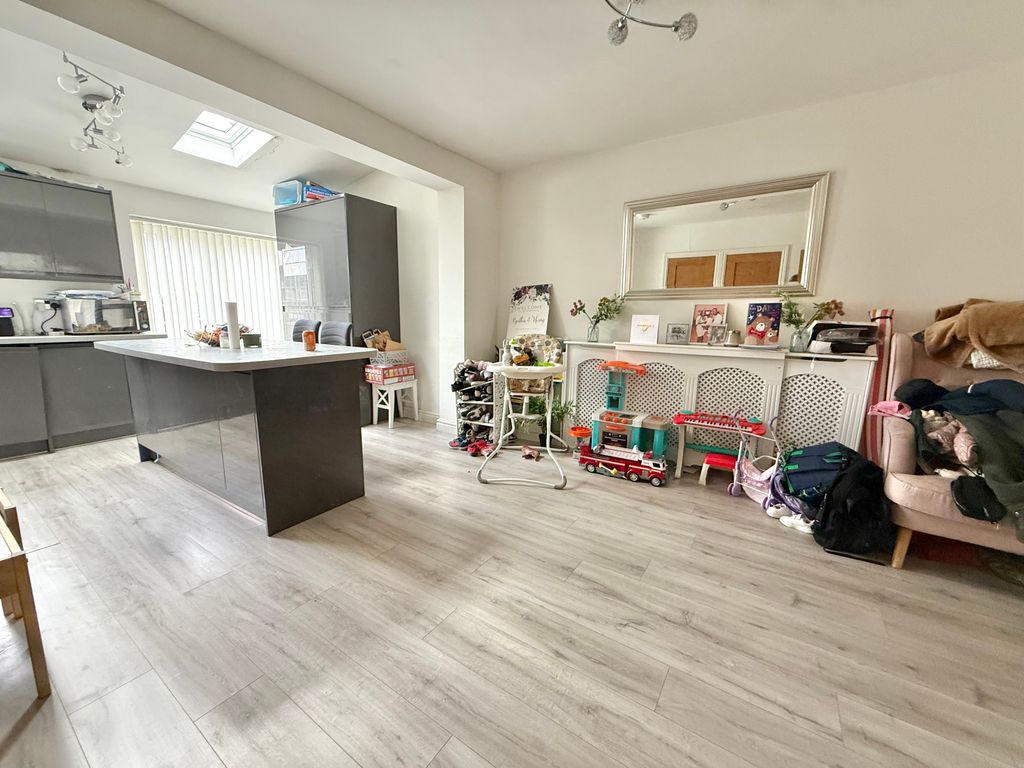 Property photo 2 of 12 Img_5782