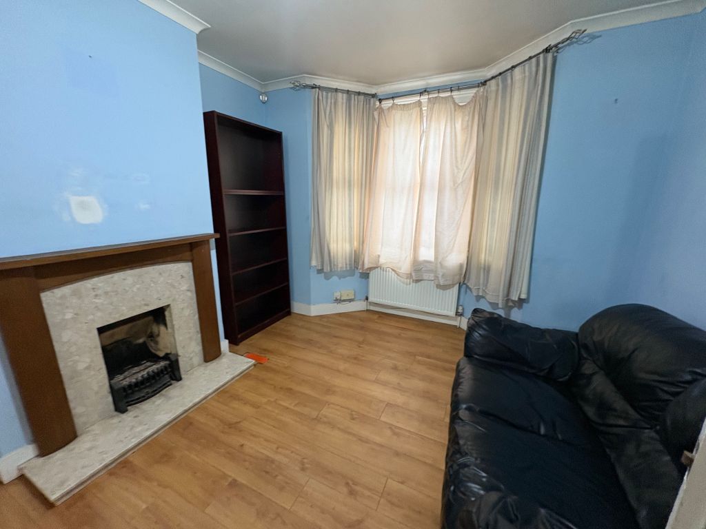 Property photo 3 of 8 Media-1762460973982-9507504593